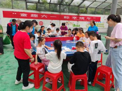 西河社区：童趣六一  “粽”享端午