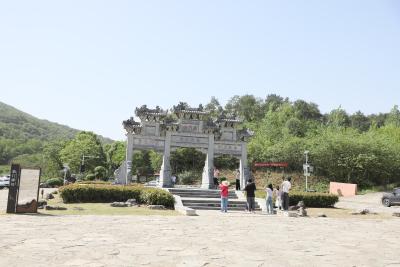 “五一”畅游鹿门寺：花海禅境引客来