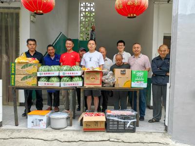 粽香传情暖人心 敬老爱老颂传统