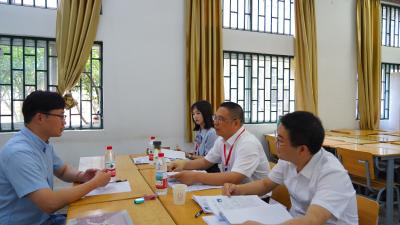 区领导与通过2025年襄州区“田园诗乡·才聚襄州”引进事业单位急需紧缺人才资格初审的博士研究生进行面谈