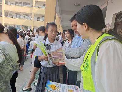 张家集镇社区戒毒康复中心走进镇中心小学开展禁毒宣传
