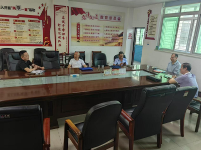 张湾街道关工委到中心学校开展关心下一代工作