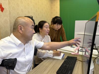 荣登“中国好人榜”！靖银平：用双拐撑起的助残梦