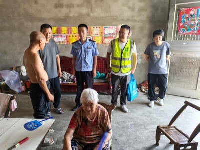 龙王镇开展入户走访禁毒宣传 筑牢全民防毒屏障