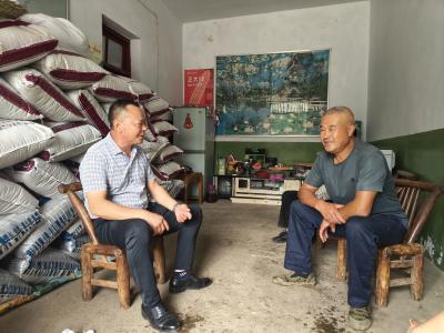 黄龙镇人大开展代表“敲门问需”解民忧活动