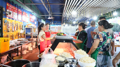 襄州夜市火出圈：摊开的是美食 聚拢的是人心