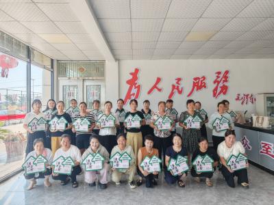程河镇妇联：激发“她力量” ，助推“美丽庭院”建设