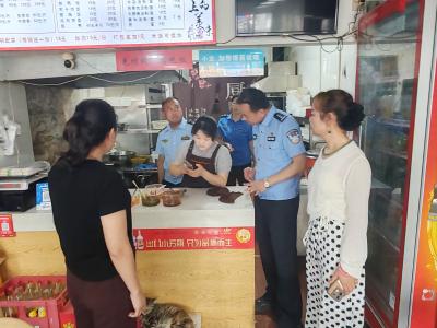 伙牌镇人大开展宾馆餐饮安全生产检查