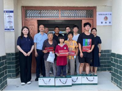 金秋助学圆梦行 爱心帮扶传暖意