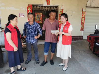 程河镇：防控基孔肯雅热 人大代表冲在前