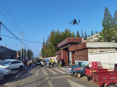 黄龙镇：“空中交警”上线  守护交通安全