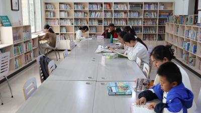 图书馆人：安静中的坚守 用真情让“书香服务”不掉队