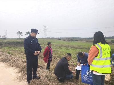 黄龙镇：秋播时节强防控 禁种铲毒护平安