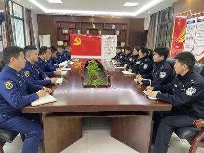 警蓝火焰蓝 同心铸忠诚——肖湾派出所联合区消防救援大队开展主题党日活动
