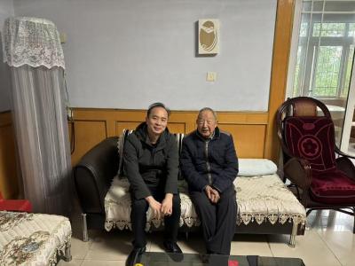 区司法局：爱在金秋  重阳礼暖老人心