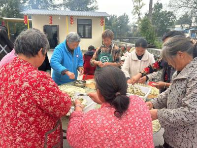 朱集镇：重阳饺子宴  情暖老人心