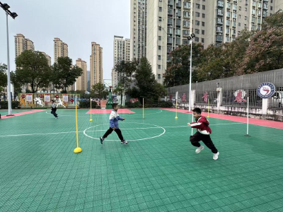 趣味接力展风采 团结协作乐成长