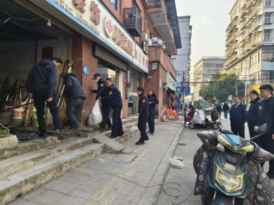 张湾街道：多部门联动 整治市容环境