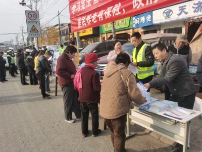 政策宣讲进基层 便民服务暖人心