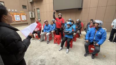 襄州区张湾街道总工会： 全会精神领航 驿站服务暖“新”
