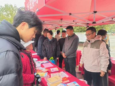 区政协：宪法宣传“零距离”  普法服务惠民生