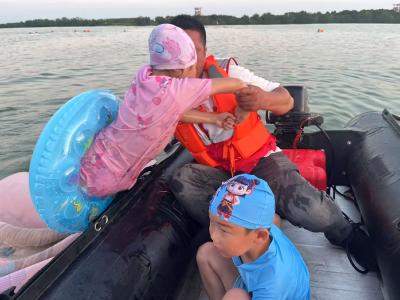 浪尖上的“蓝鲸灵”  危难时刻显担当