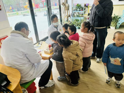 襄州妇幼上门送服务 托育娃健康有“医”靠