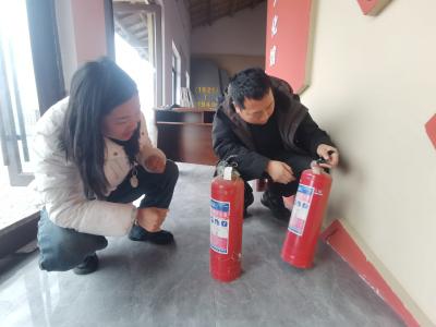 全面排查除隐患 筑牢安全“防护墙”