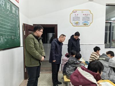 夜间突击“亮利剑” 履职尽责“护平安”