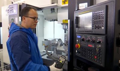 【新春走基层】生产线“火力全开” 新方能助力汽车产业链高质量发展