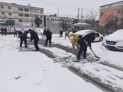 风雪践初心 严守护民安 