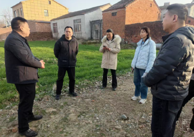 以工代赈惠民生 伙牌镇人大调研指导乡村振兴工作