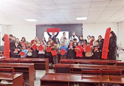 学安全 写福字 听红课  程河镇这场儿童关爱活动超暖心