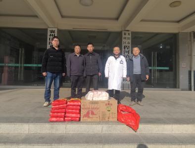 情系家乡献爱心 排忧解难显担当