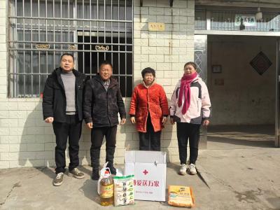 联心聚力送博爱 情暖伙牌困难群众