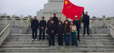 缅怀革命先烈 传承红色基因