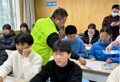 筑牢青春防线 护航健康成长