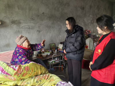 三八”送温情 关怀暖“她”心——伙牌镇妇联在行动 