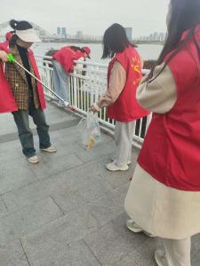 襄州区财政局组织开展“学雷锋”绿色志愿活动