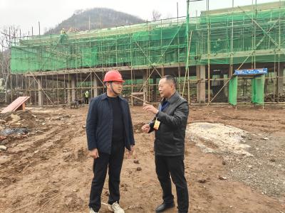 黄龙镇人大专项视察工程质量 筑牢民生工程生命线