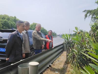 守好公路安全线 护航“五一”平安行