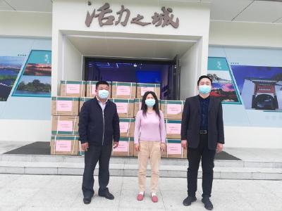 58同城向黄州区捐赠10万只口罩