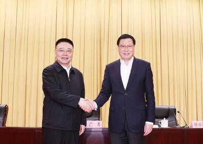 全省领导干部会议传达中央决定 王蒙徽任湖北省委书记