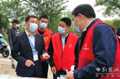 黄州7000余名“志愿红” 温情守护群众健康