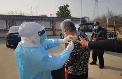 黄州区路口镇全力做好老年人新冠疫苗接种工作