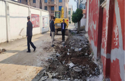 黄州区长江社区：静修禅院墙体美化，助力美丽城乡建设