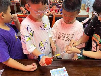 黄州区堵城镇：科学小实验走进“爱心课堂”