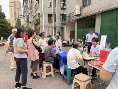 黄州区西湖街道：爱心义诊暖人心 禁毒宣传筑防线