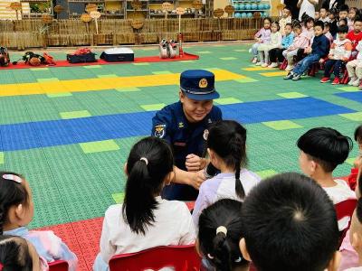 黄州区安居社区开展消防安全课走进幼儿园