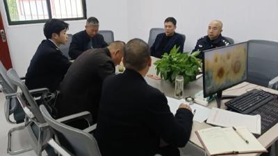 黄州区陈策楼镇召开重点矛盾事项研判会